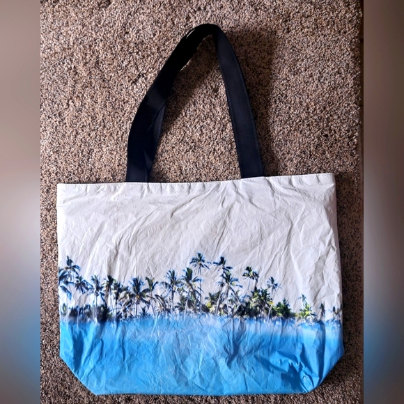 Aloha Collection Day Tripper x Samudra Tahiti Tema'e - Picture 3 of 16